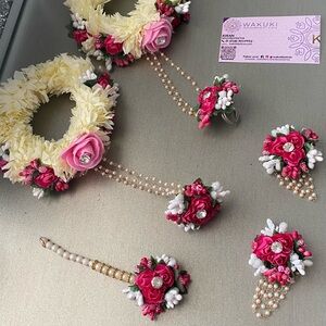Floral Jewelry Set with Pink and Cream Flowers